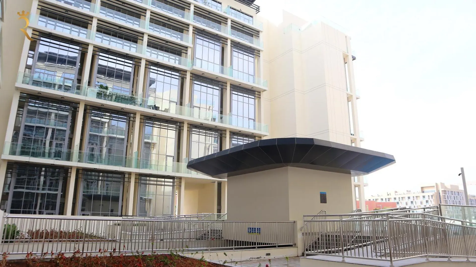 Chic 2Br Oasis Masdar City Escape Abu Dhabi